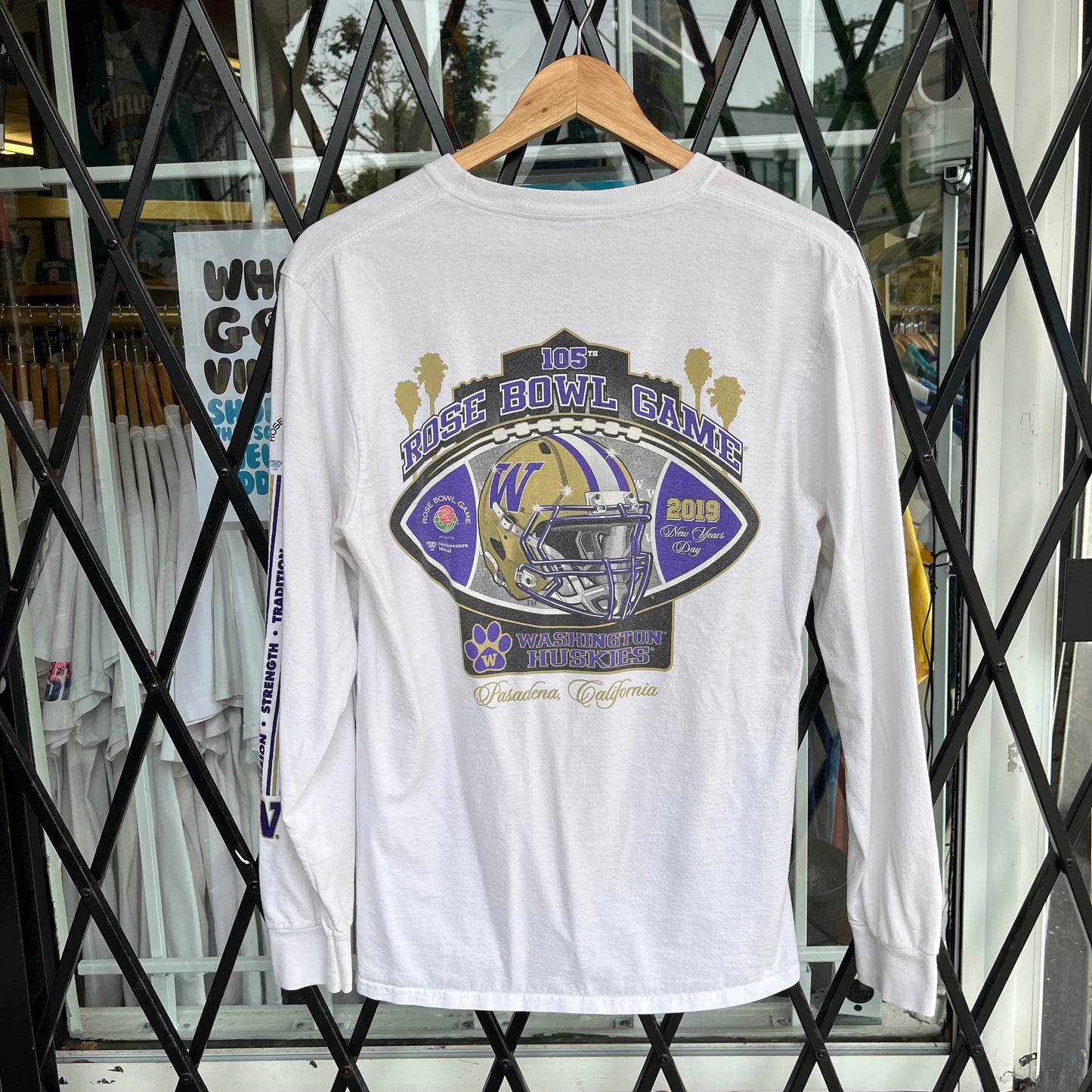2019 Washing Huskies Long Sleeve - Size M