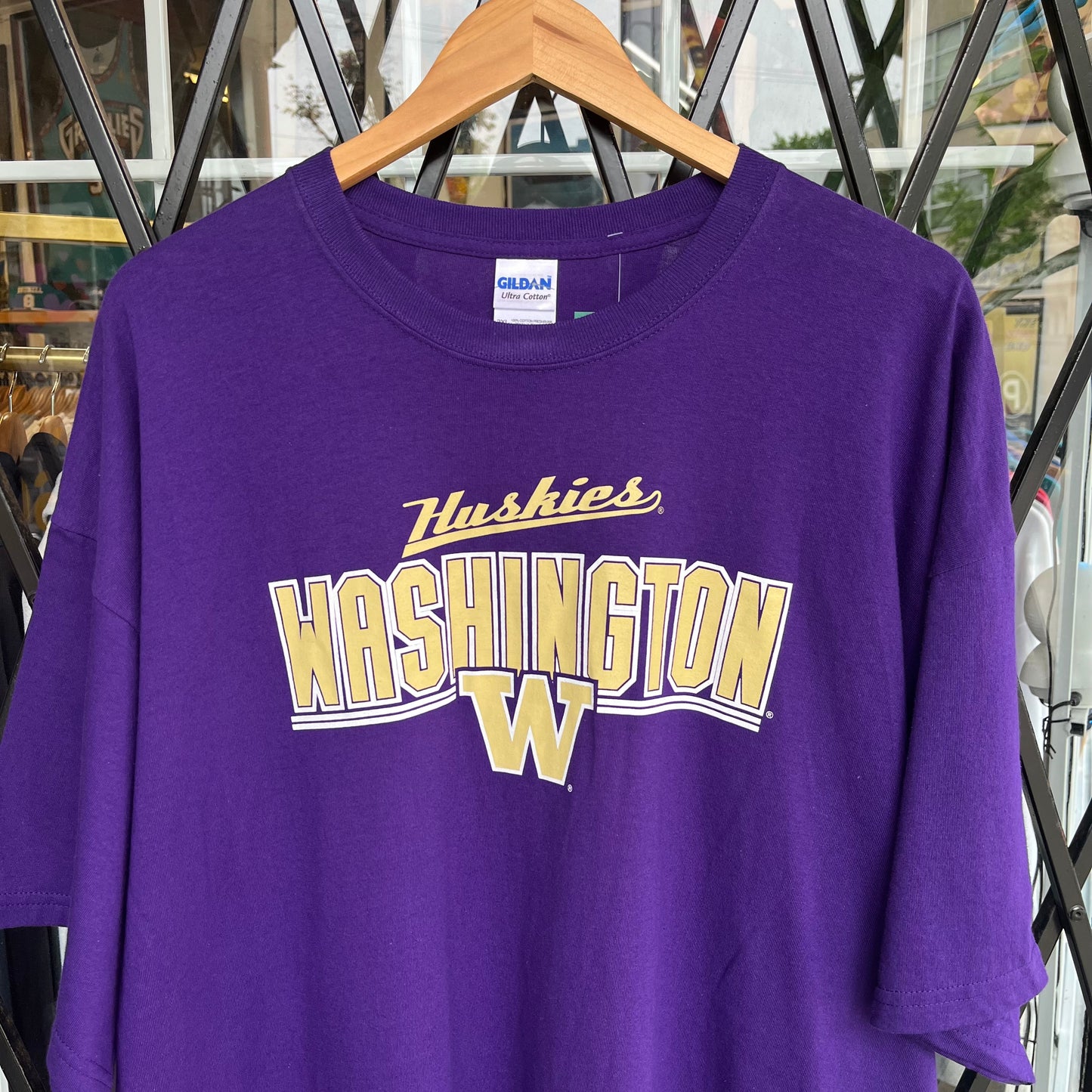 Washington Huskies Tee - Size XXL