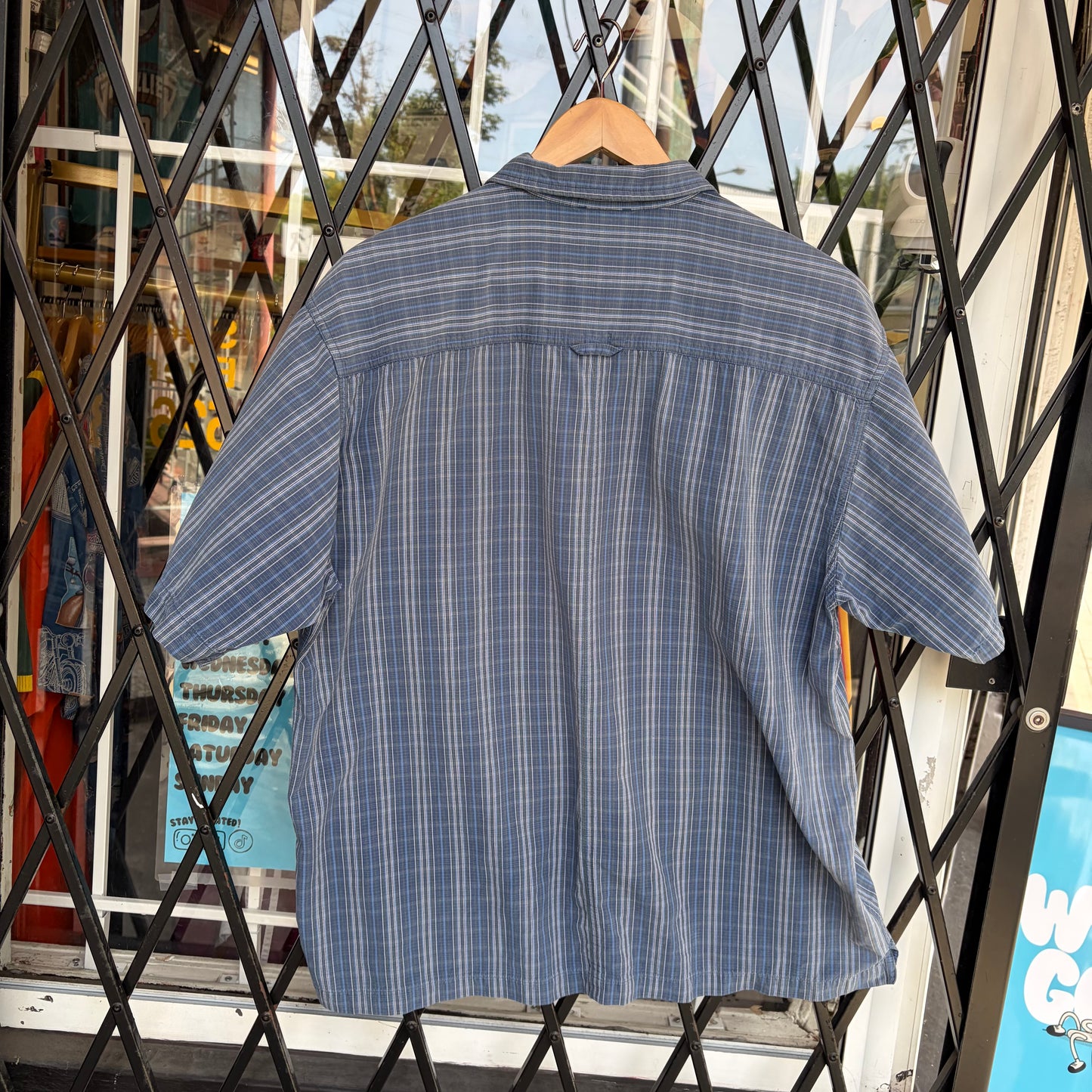 The North Face Short Sleeve Button Up Shirt - Size XL