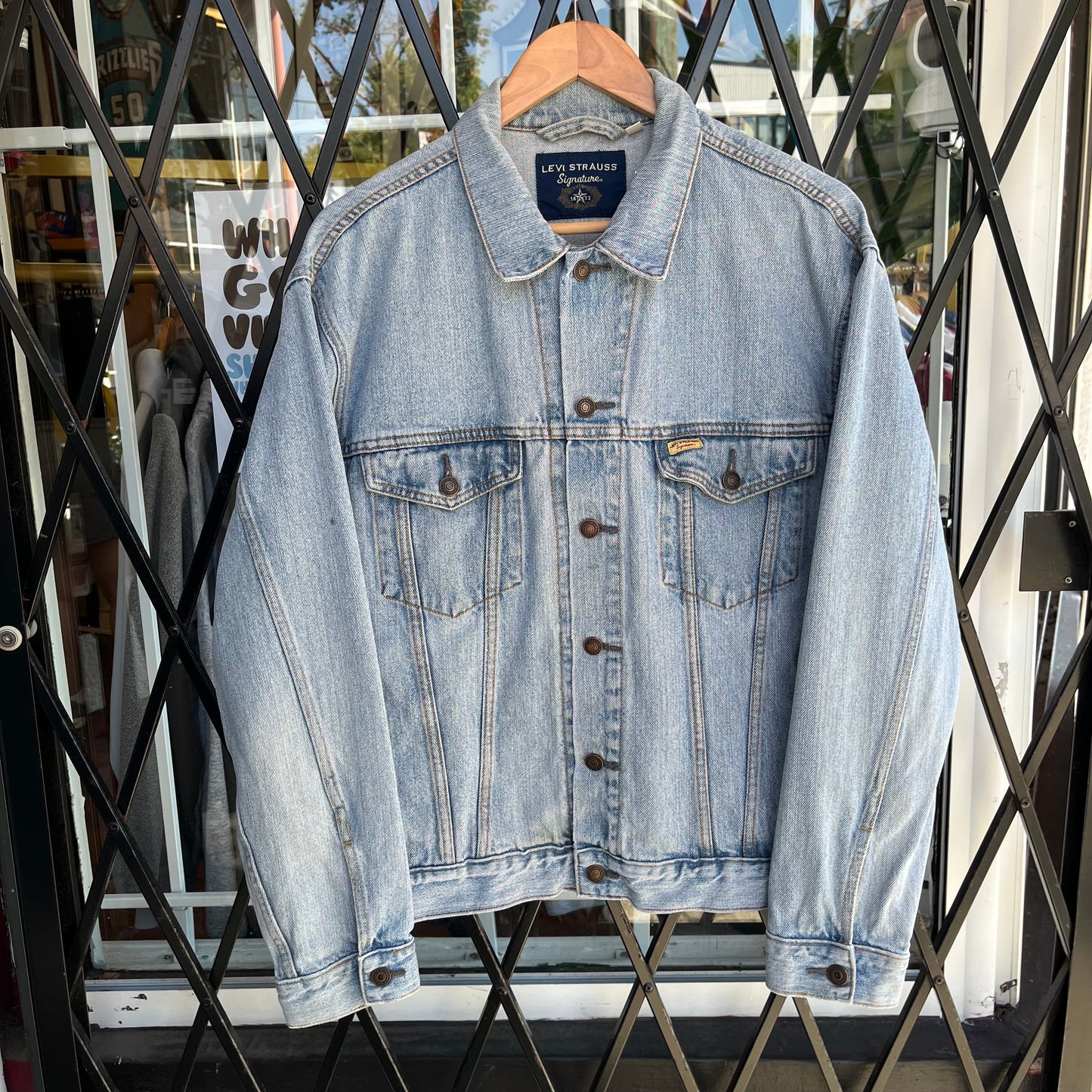 Vintage Levi’s Denim Jacket - Size M
