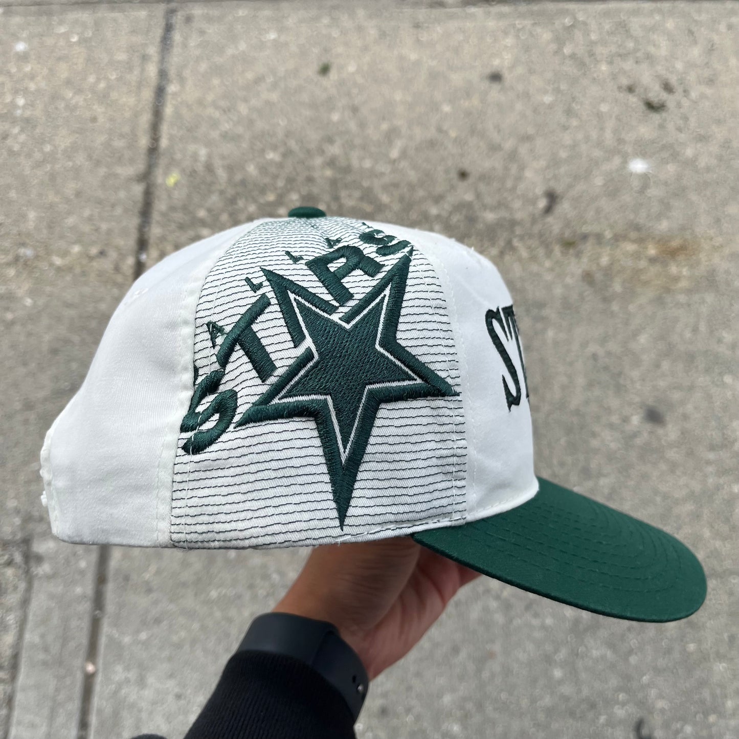 Vintage Sports Specialties Dallas Stars Snapback