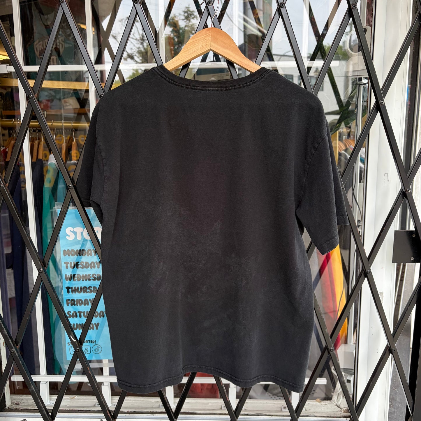 Vintage Nike Essential Tee - Size Women’s XLpit