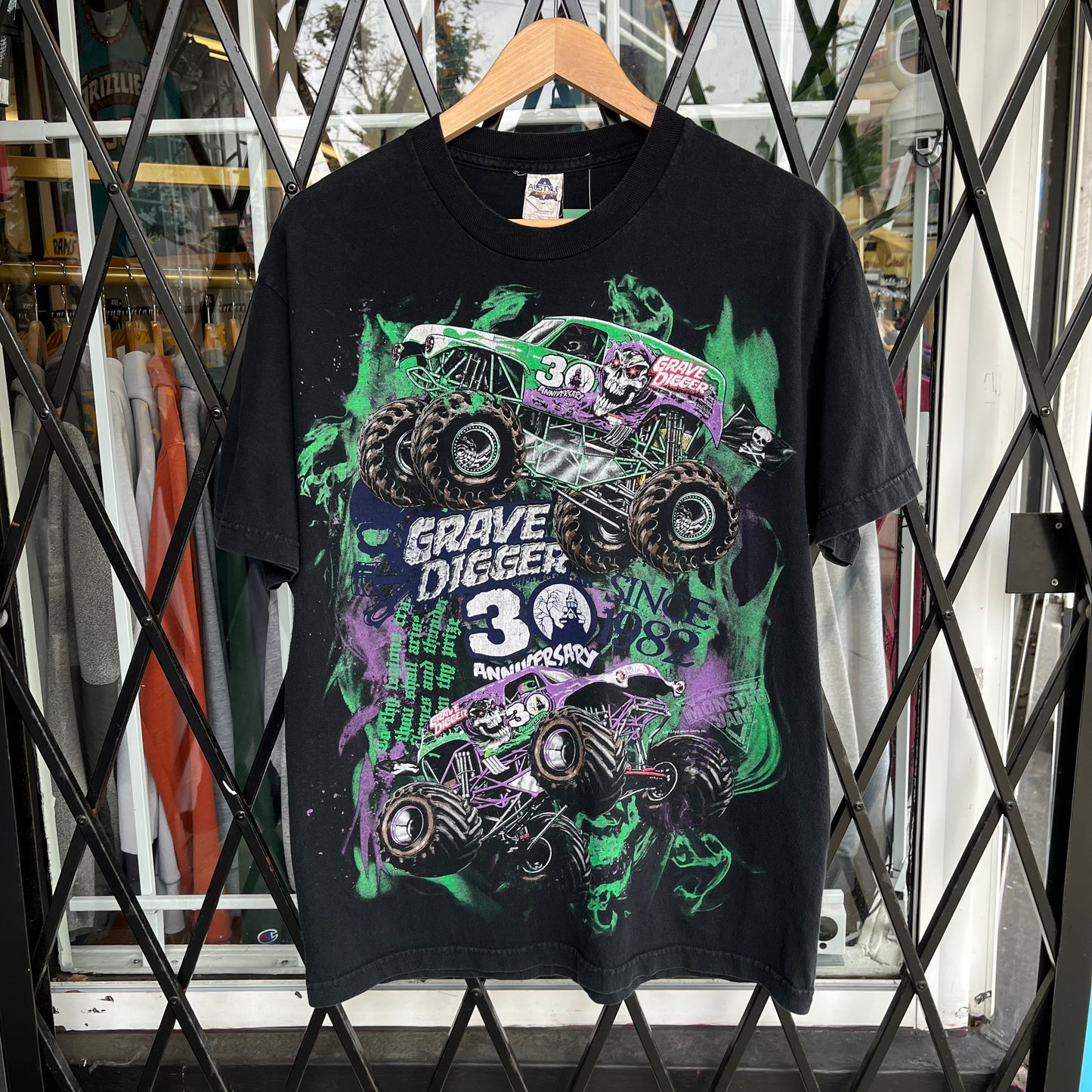 2012 Grave Digger Tee - Size L