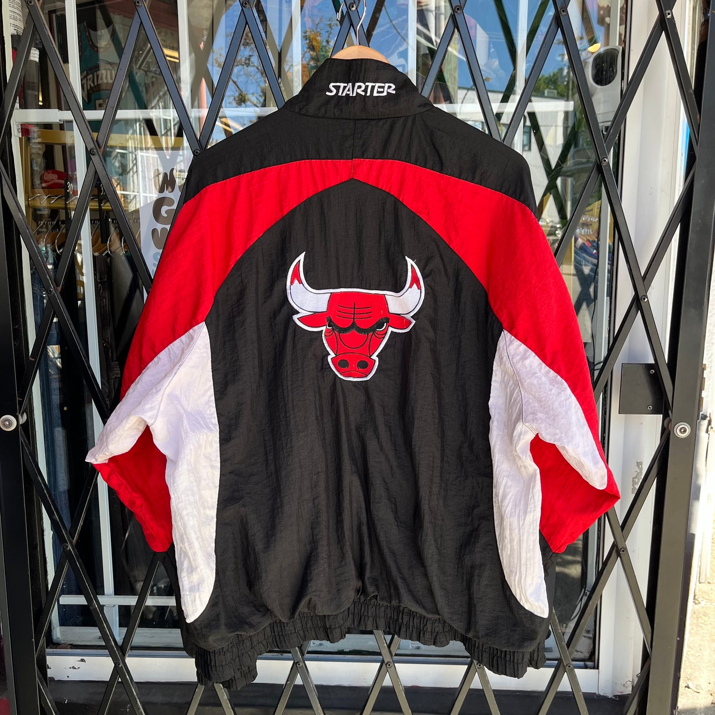 Vintage Starter Chicago Bulls Windbreaker - Size XL