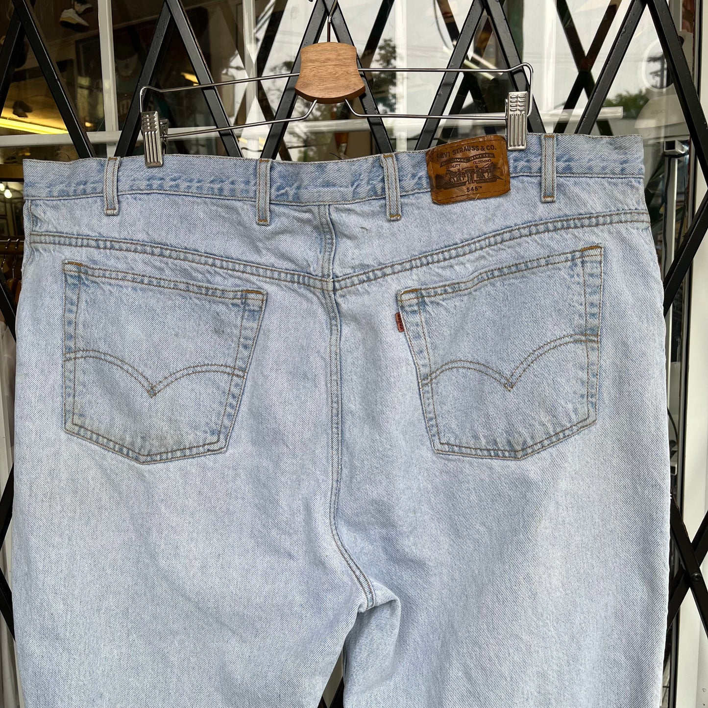 Vintage Levi’s 545 Light Wash Pants - Size 48W x 30L