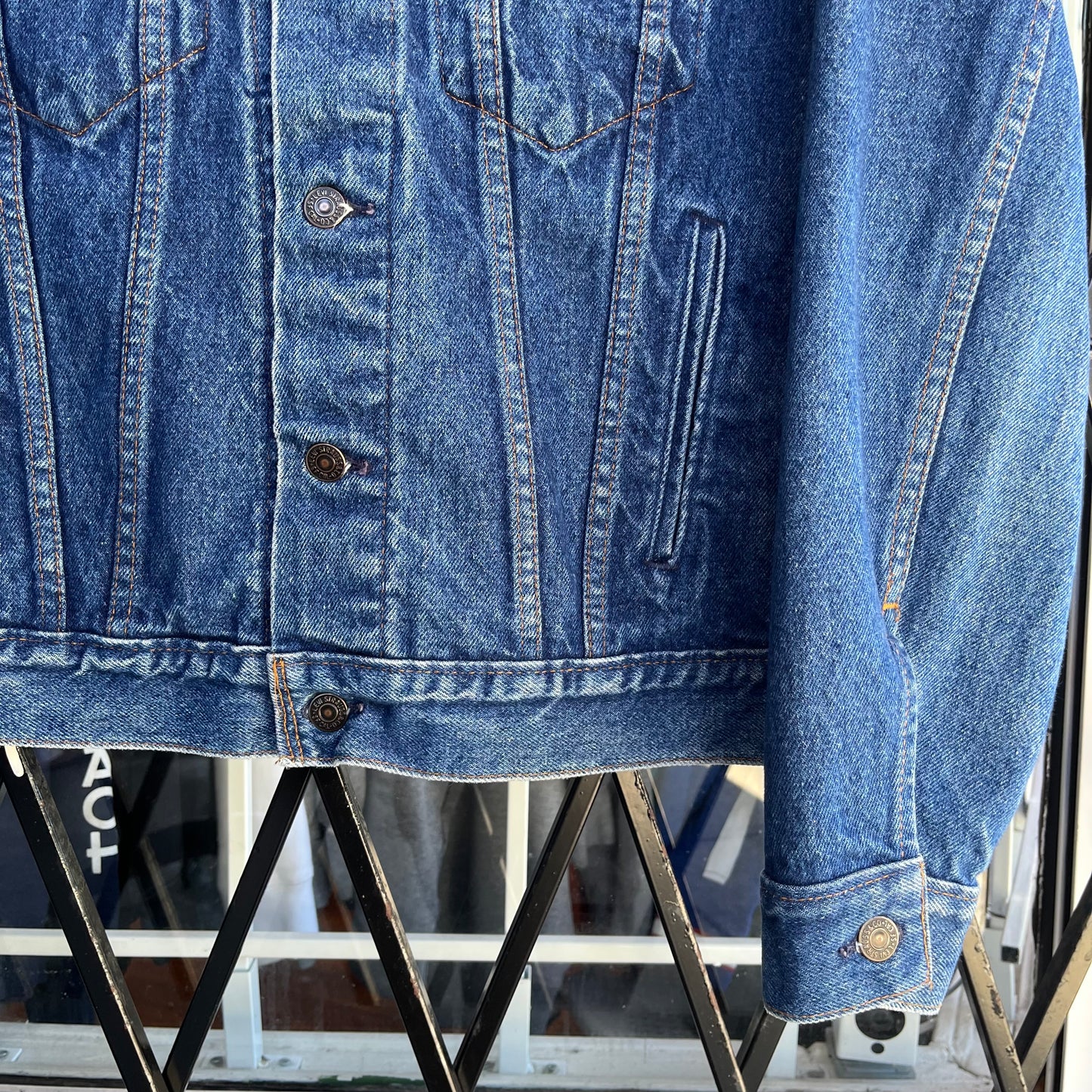 Vintage Levi’s Denim Jacket - Size 40 (M)