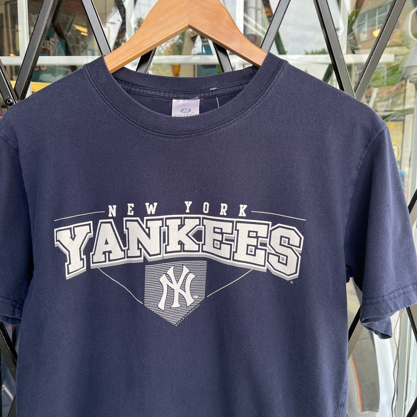 2011 NY Yankees Tee - Size M