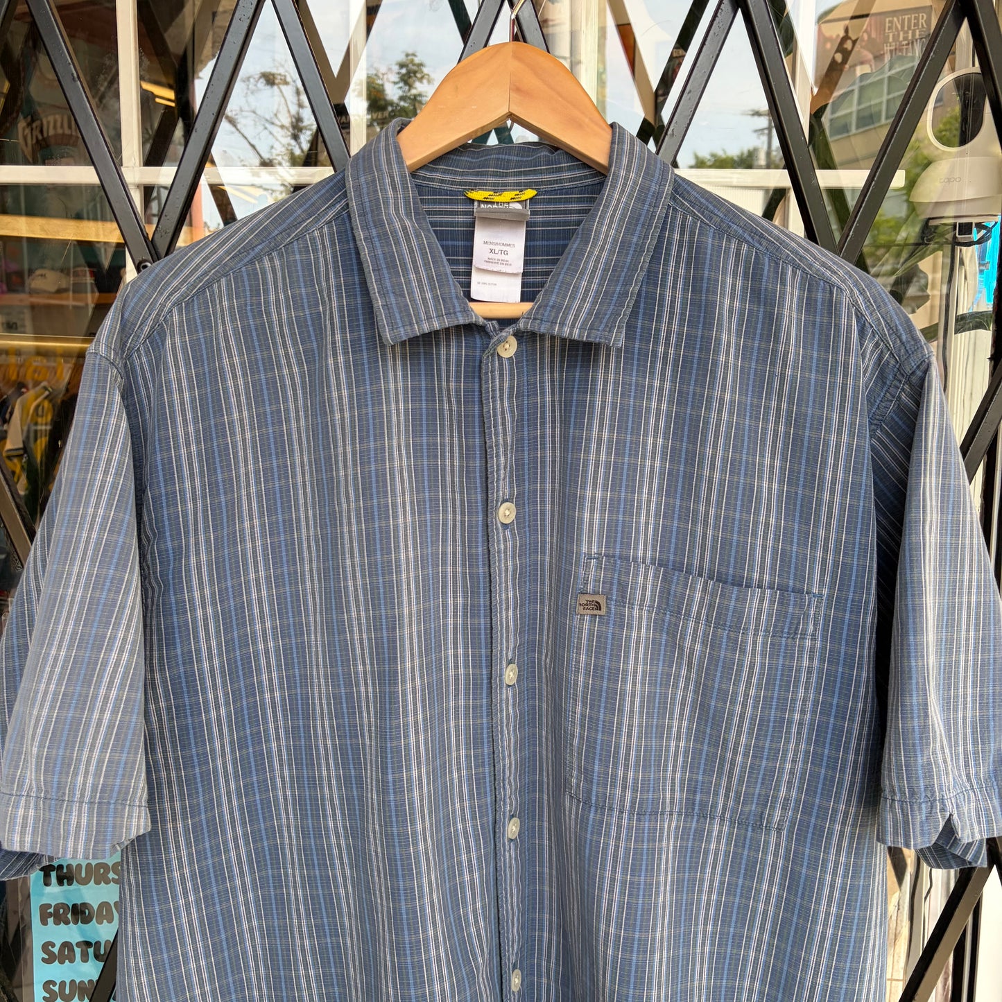 The North Face Short Sleeve Button Up Shirt - Size XL