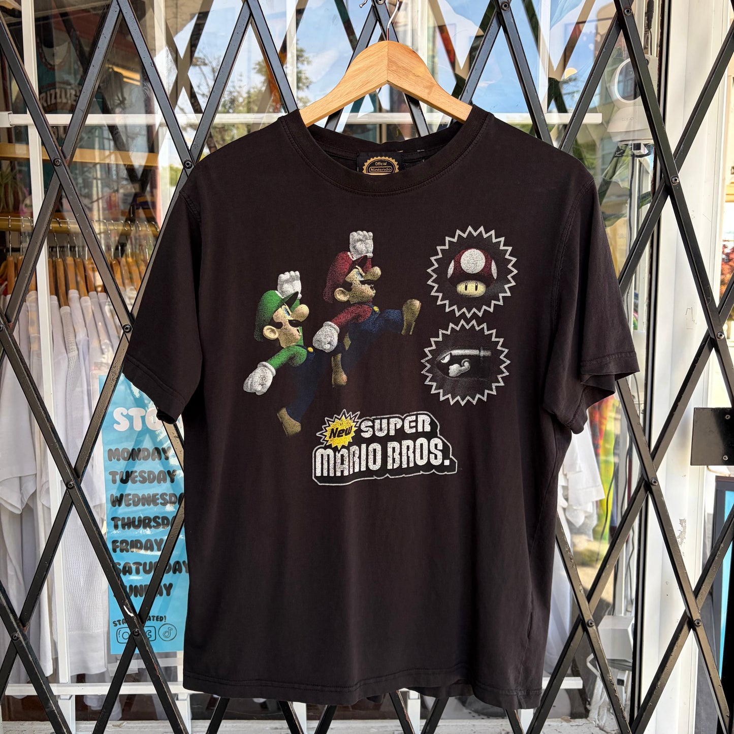 2010 Nintendo Super Mario Bros. Tee - Size M