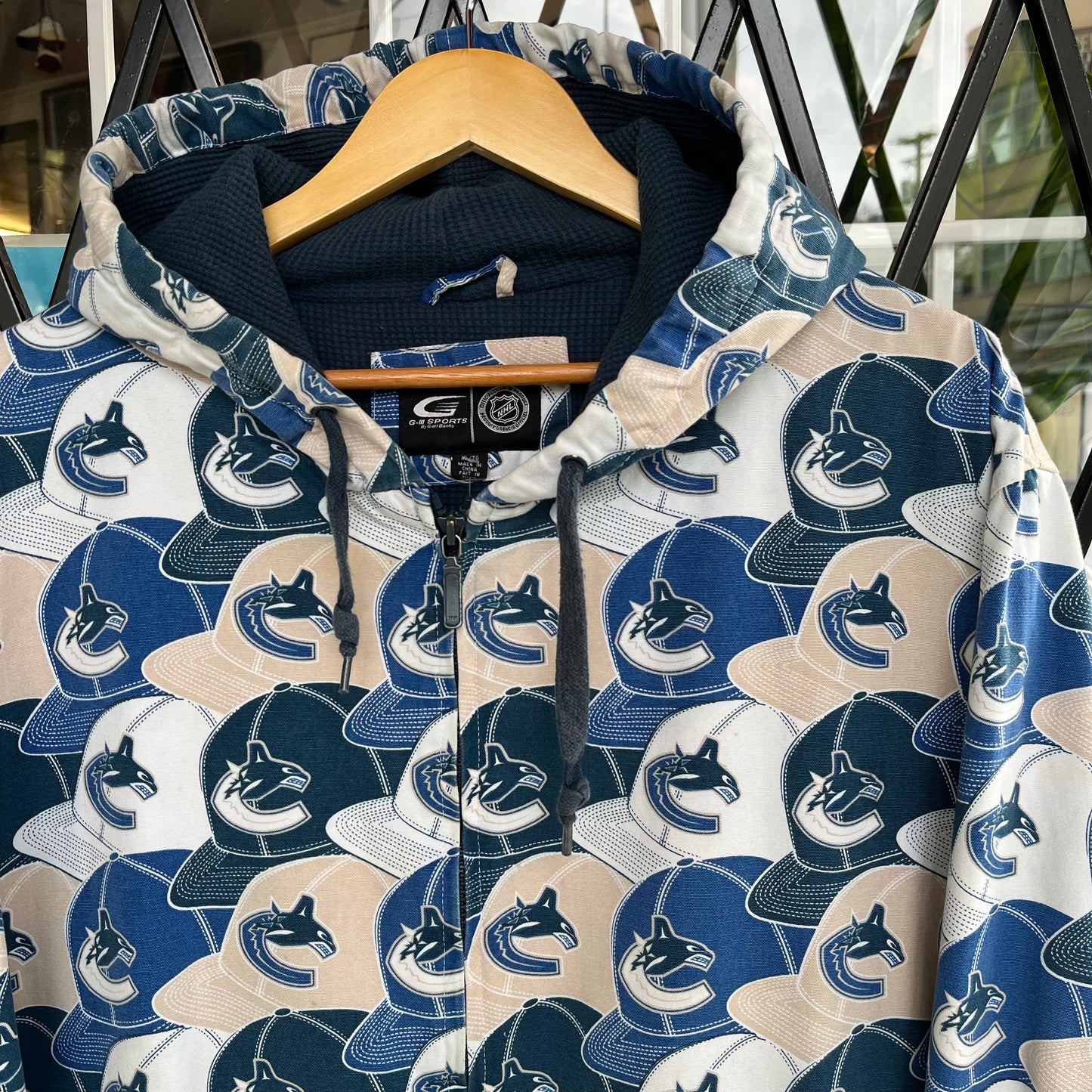 Vancouver Canucks Hat Print Waffle Lined Hoodie - Size XL