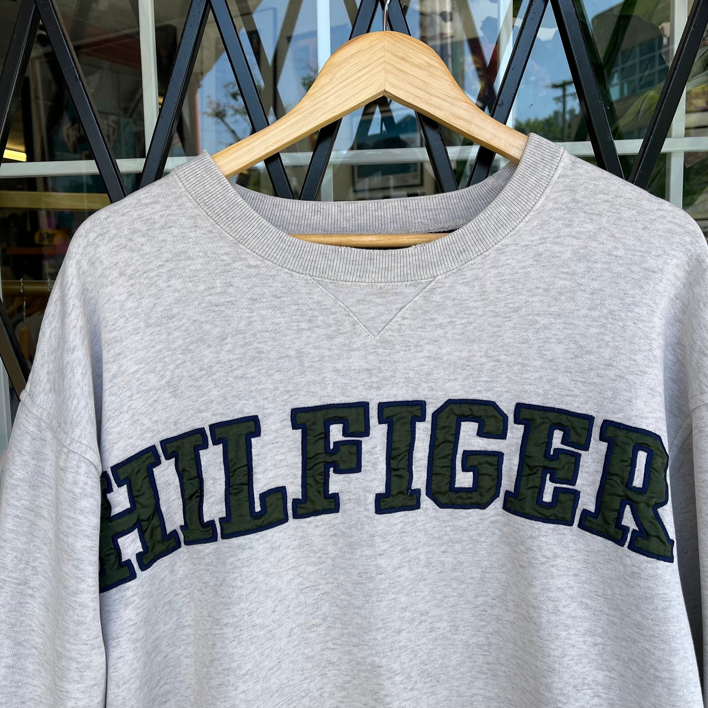 Vintage 90s Tommy Hilfiger Crewneck - Size L