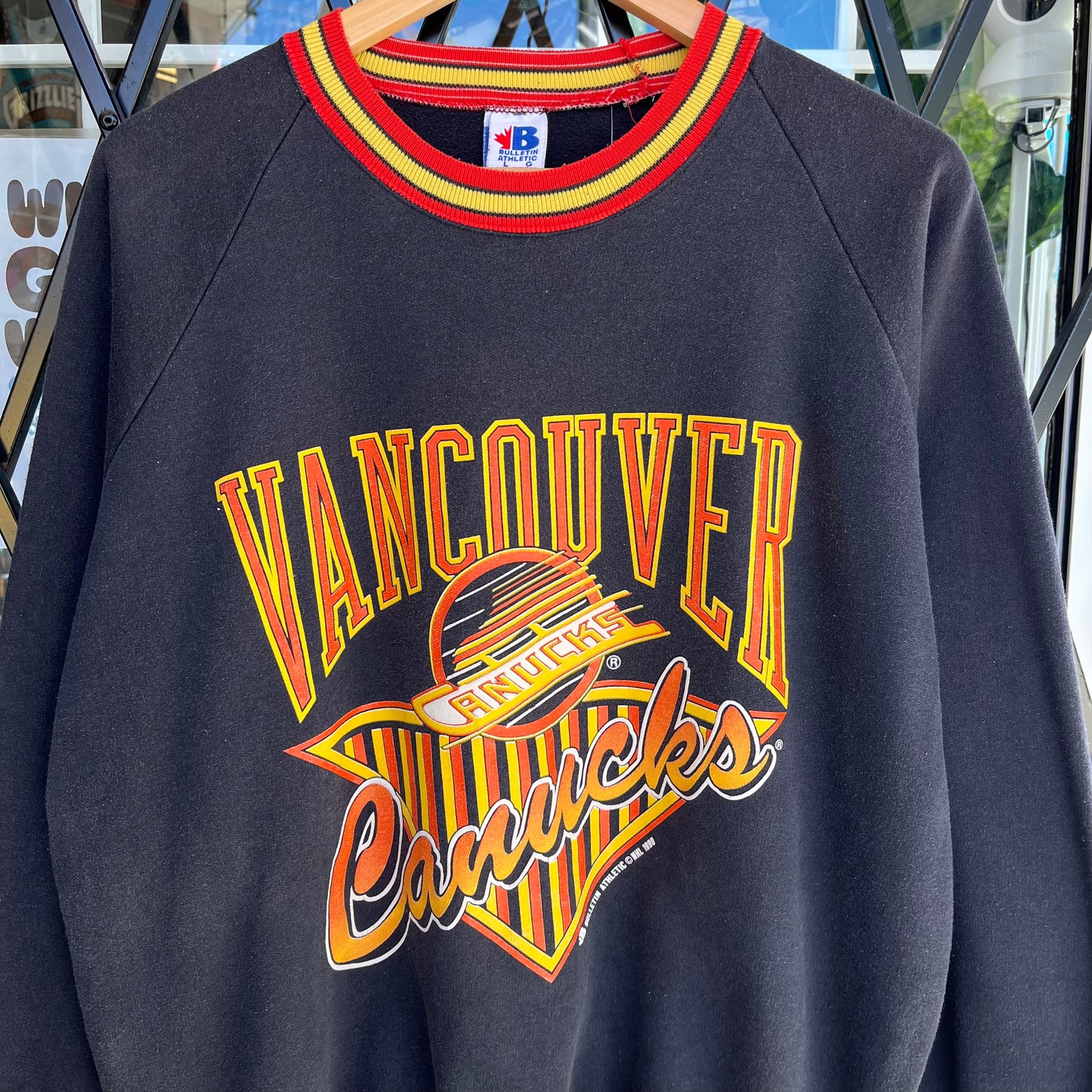 1990 Vancouver Canucks Crewneck - Size L