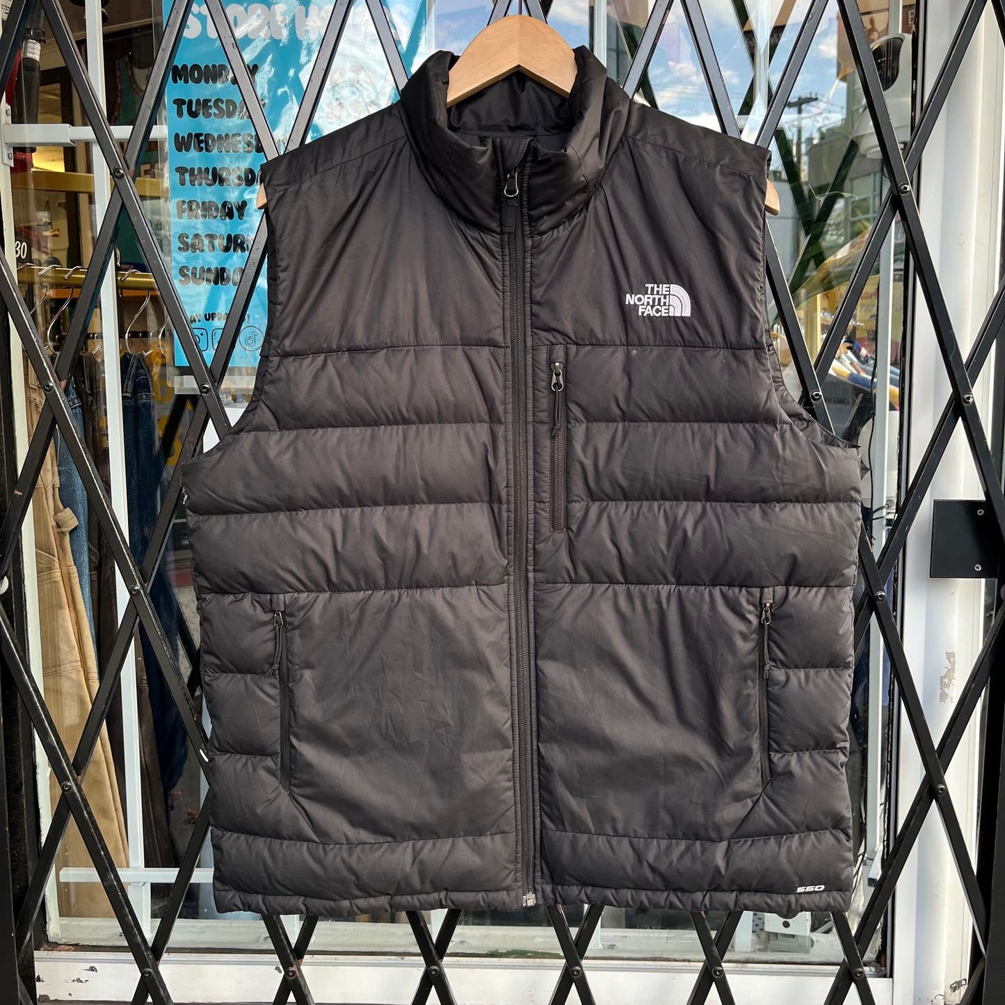 The North Face 550 Light Puffer Jacket - Size L