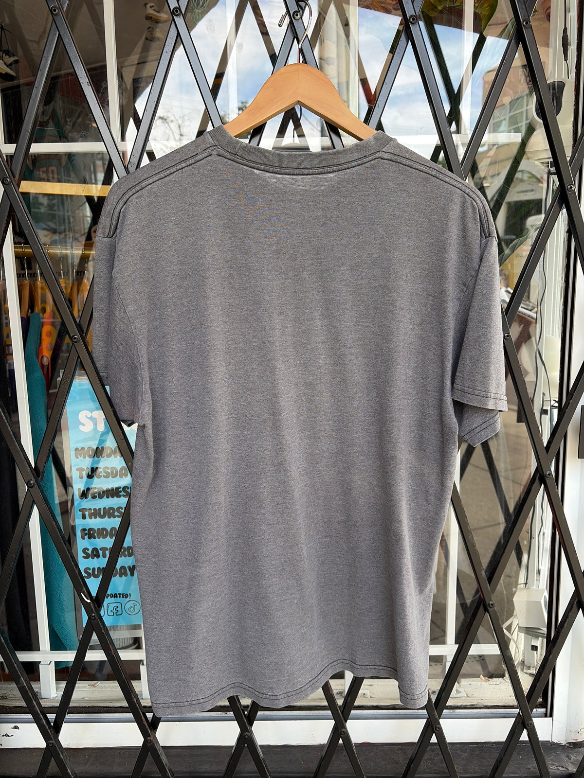 Vintage Nike Essential Tee - Size L