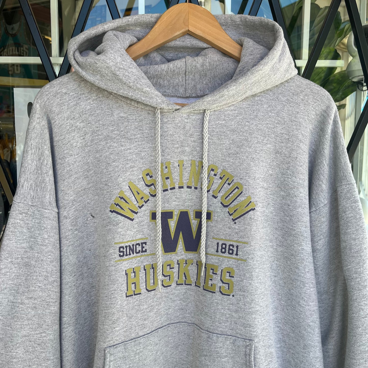 University of Washington Huskies Hoodie - Size XL