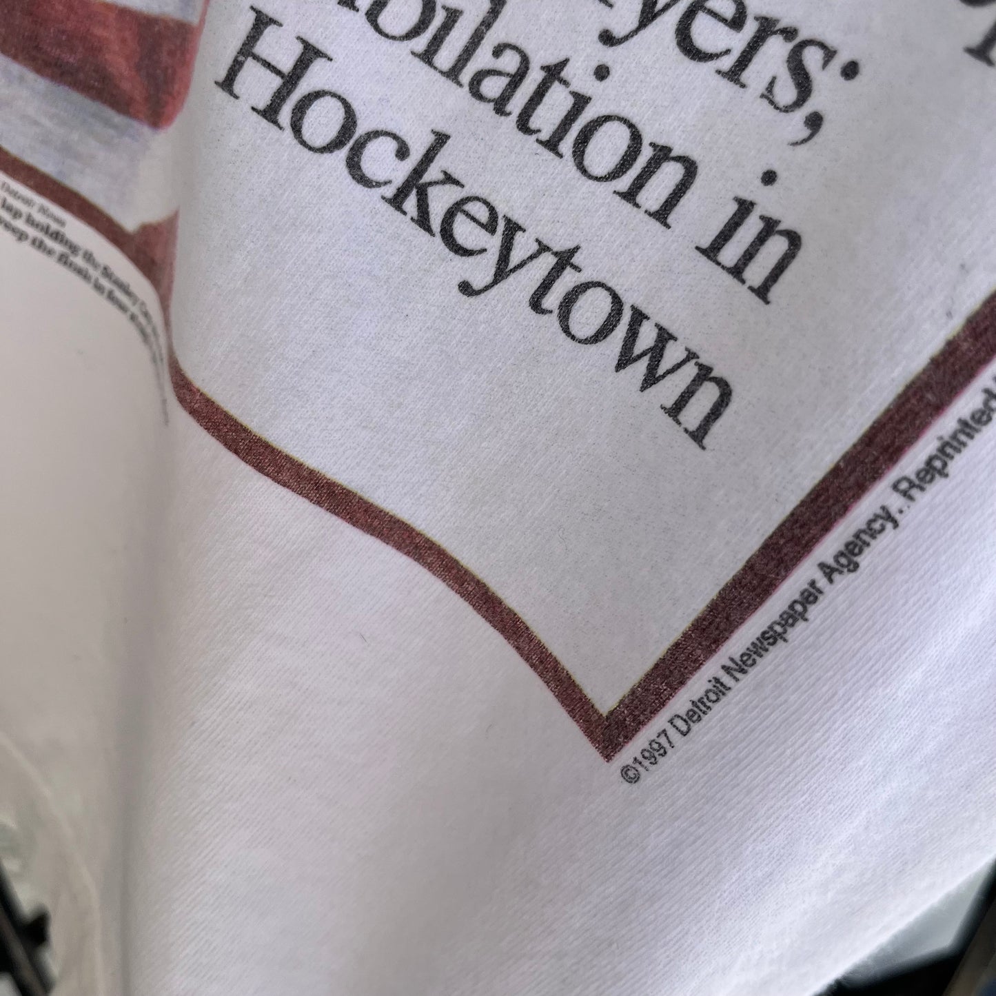 1997 Detroit Red Wings Championship Front Page News Tee - Size L