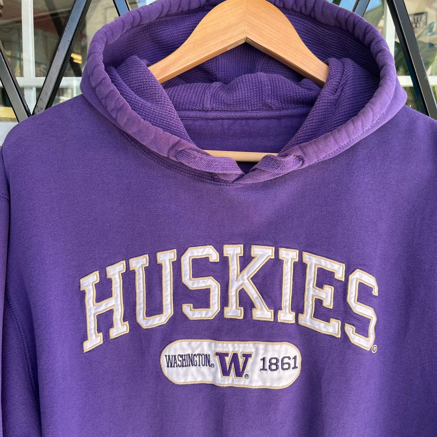Washington Huskies Hoodie - Size L