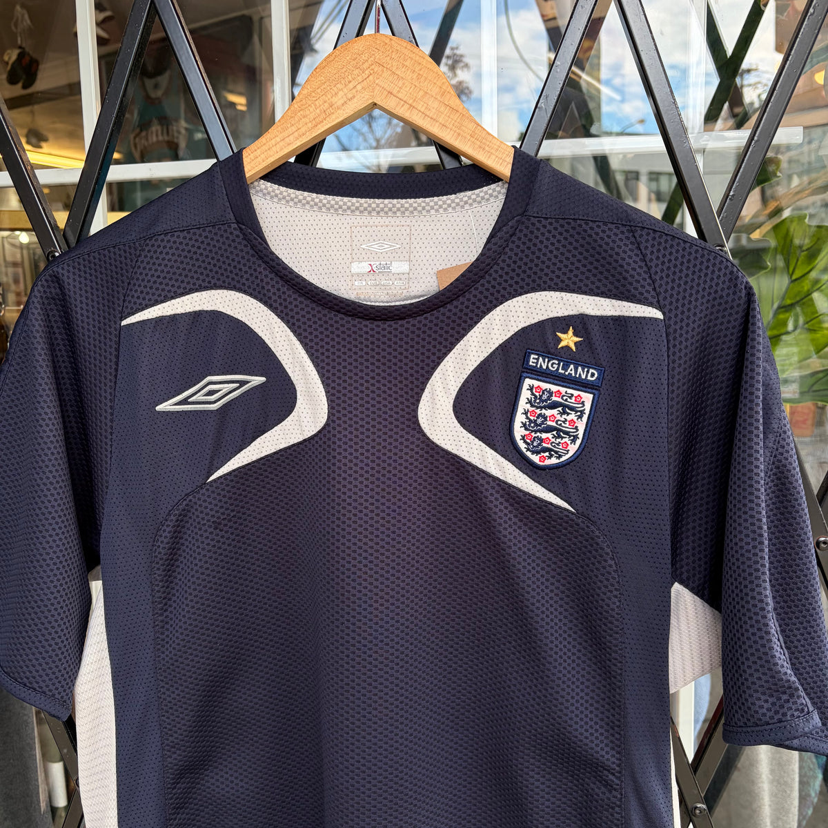 2005-07 Umbro England Practice Jersey - Size M