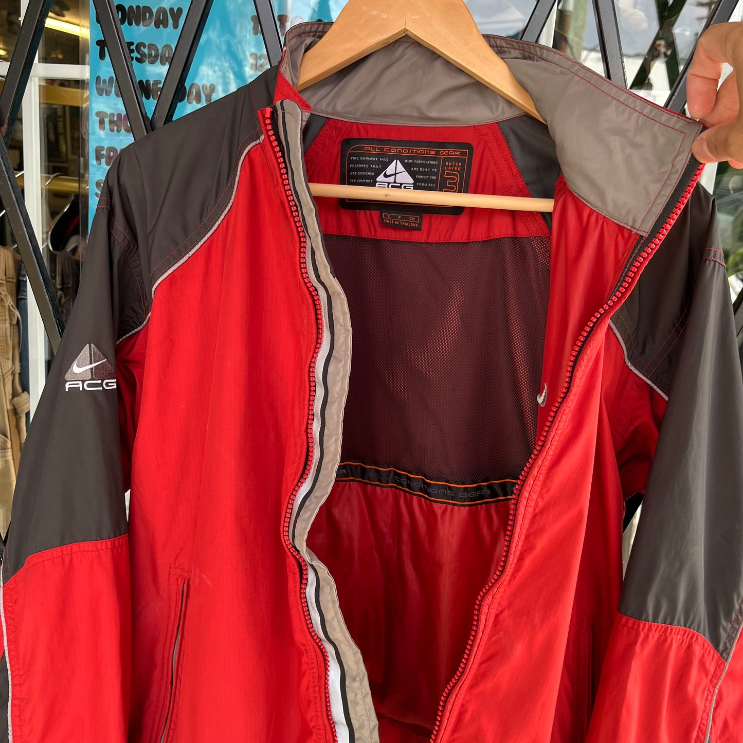 Vintage Nike ACG Windbreaker - Size S