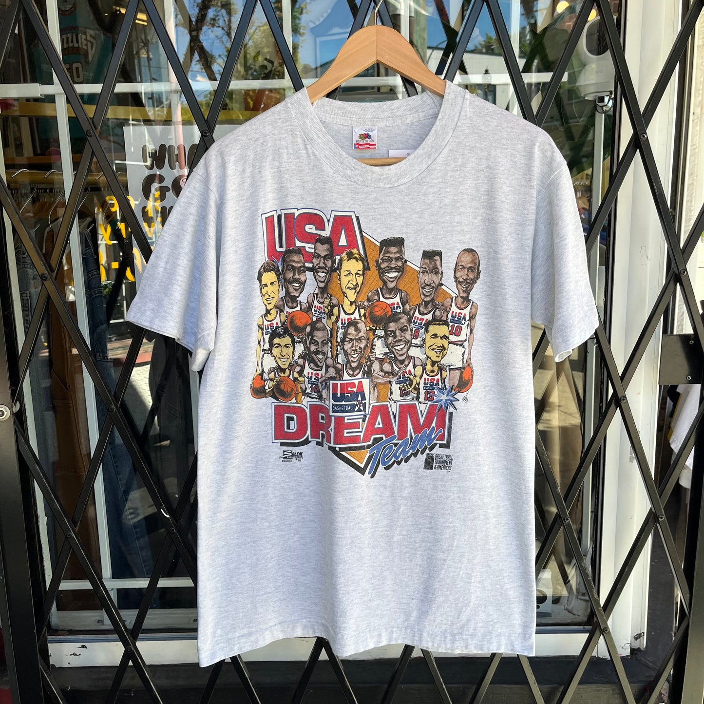 1992 USA Basketball Dream Team Bobble Head Tee - Size L