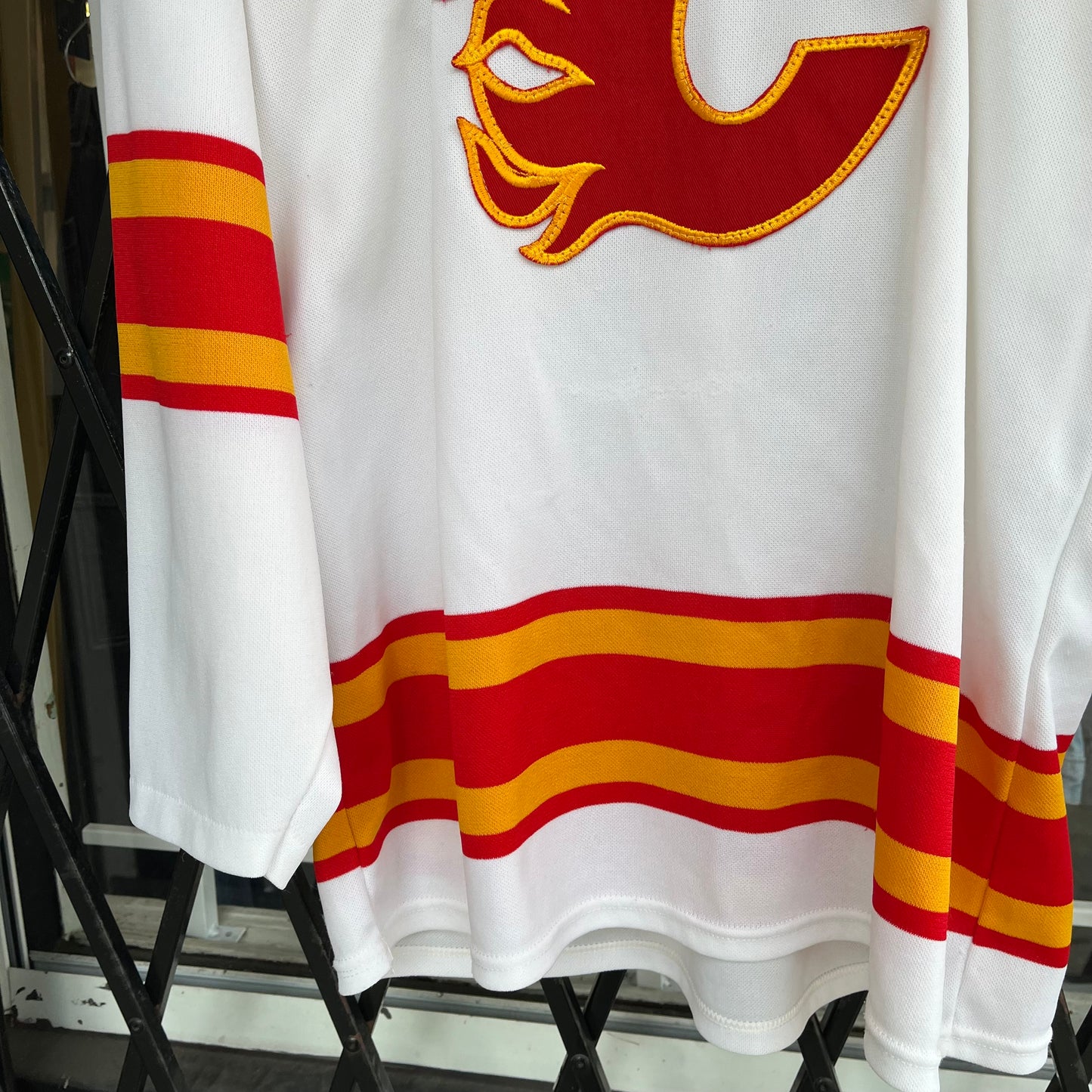 Vintage Calgary Flames CCM Jersey - Size M