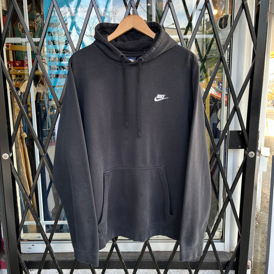 Nike Essential Hoodie - Size XL