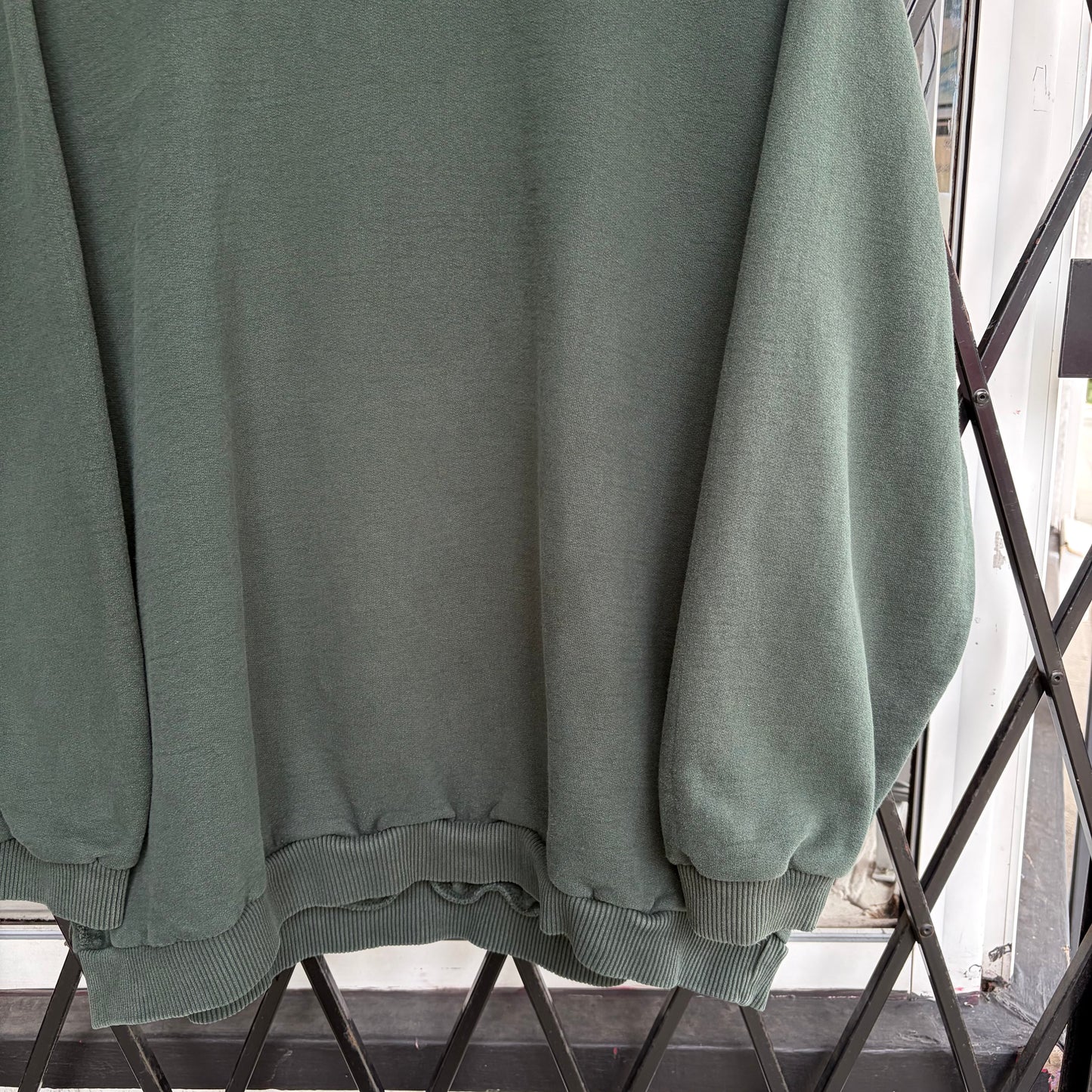 Vintage Blank Crewneck - Size XXL