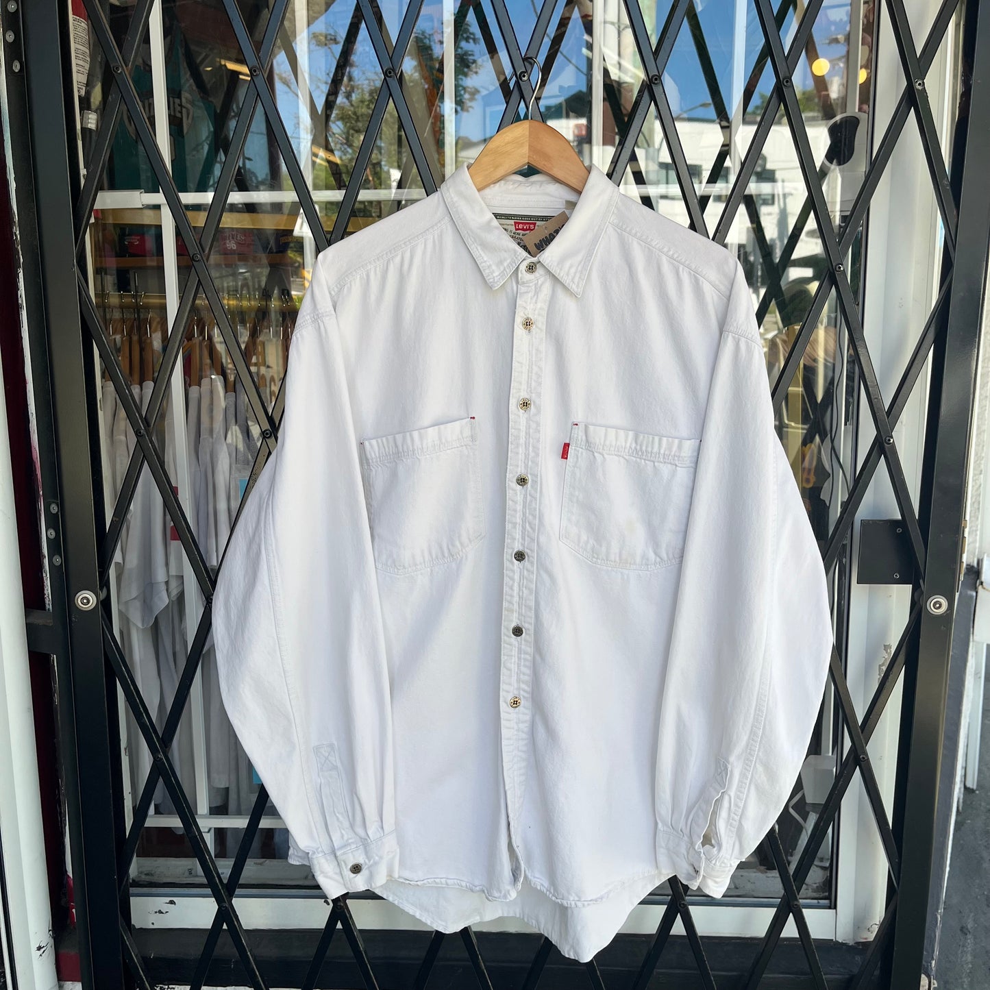 Vintage Levi’s Button Up Shirt - Size L
