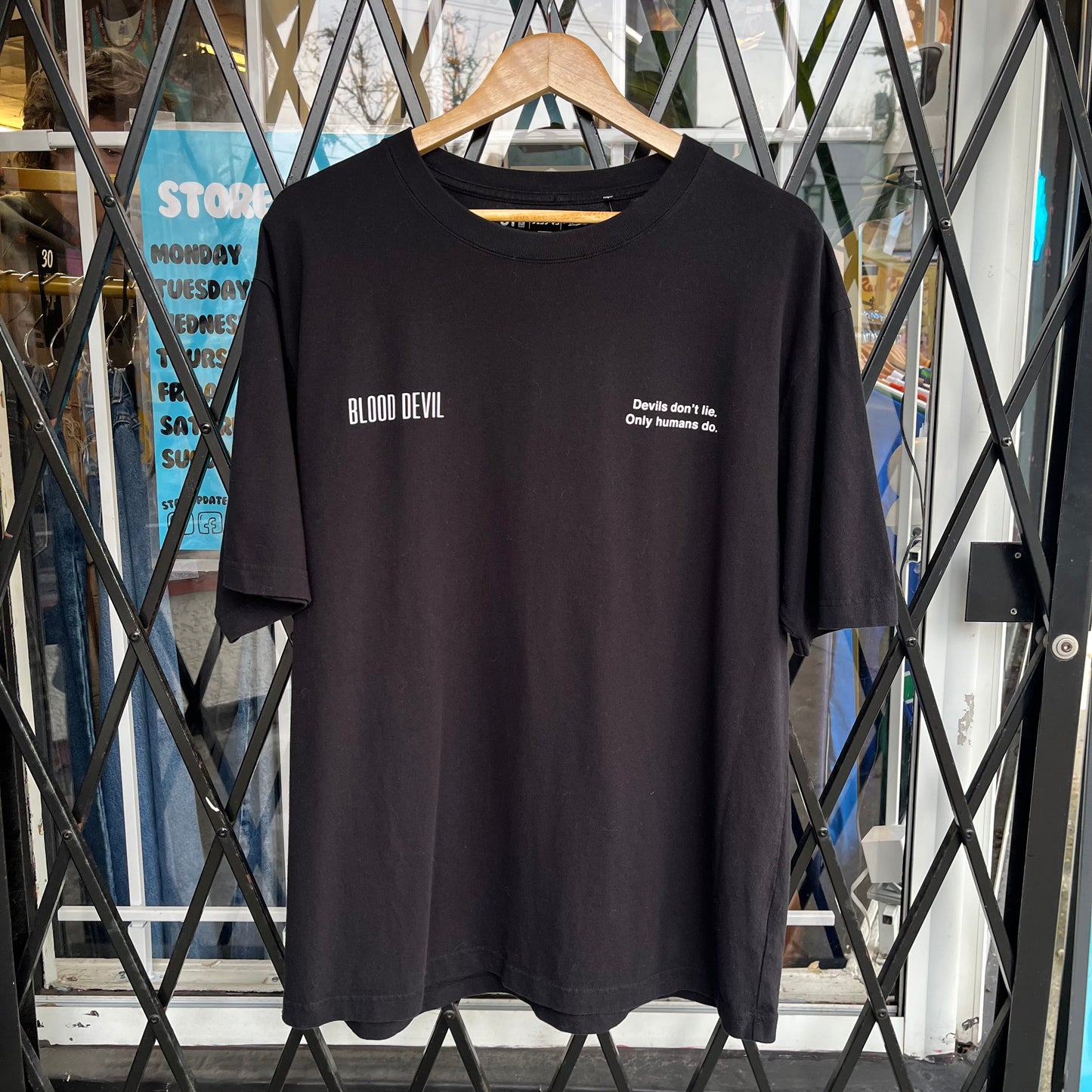 Chainsaw Man Anime Tee - Size XL