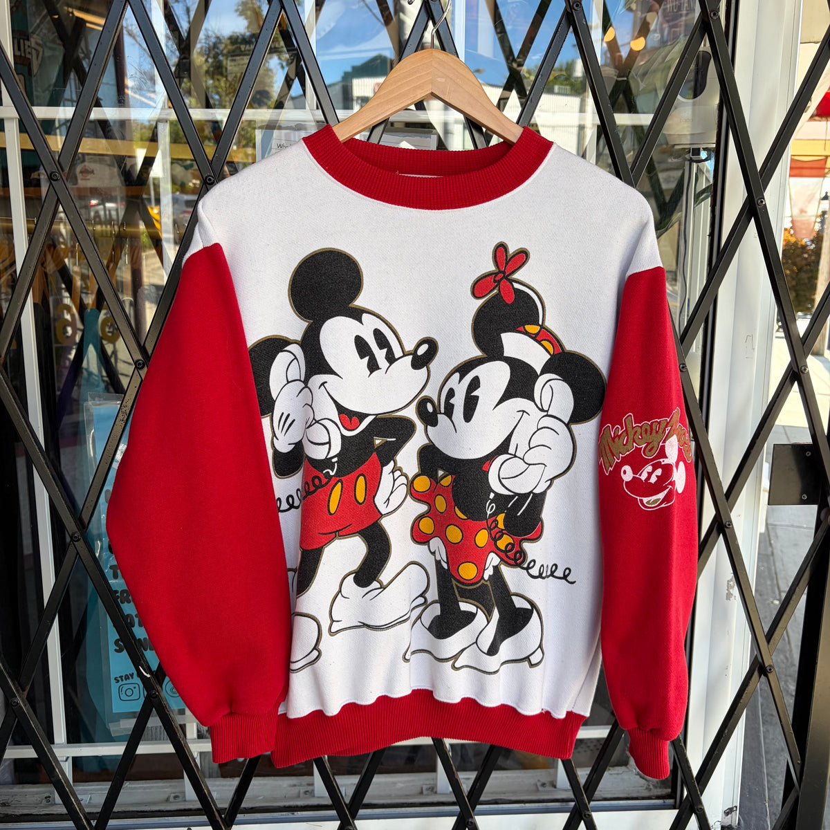 Vintage Disney Mickey and Minnie Crewneck - Size M