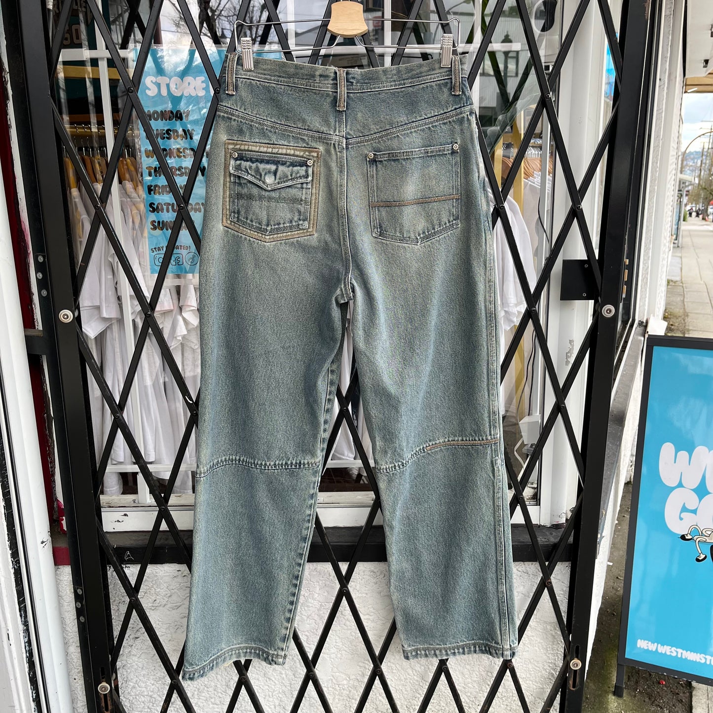 Y2K Baggy Jeans - Size 32W x 34L