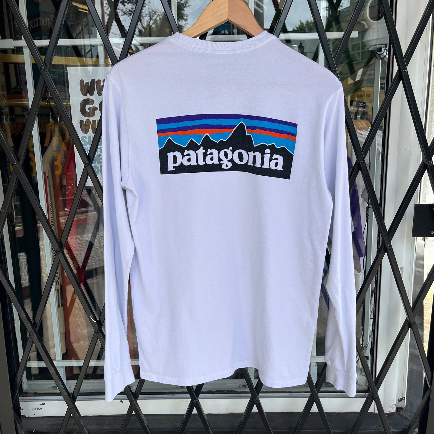 Patagonia Basic Long Sleeve - Size S