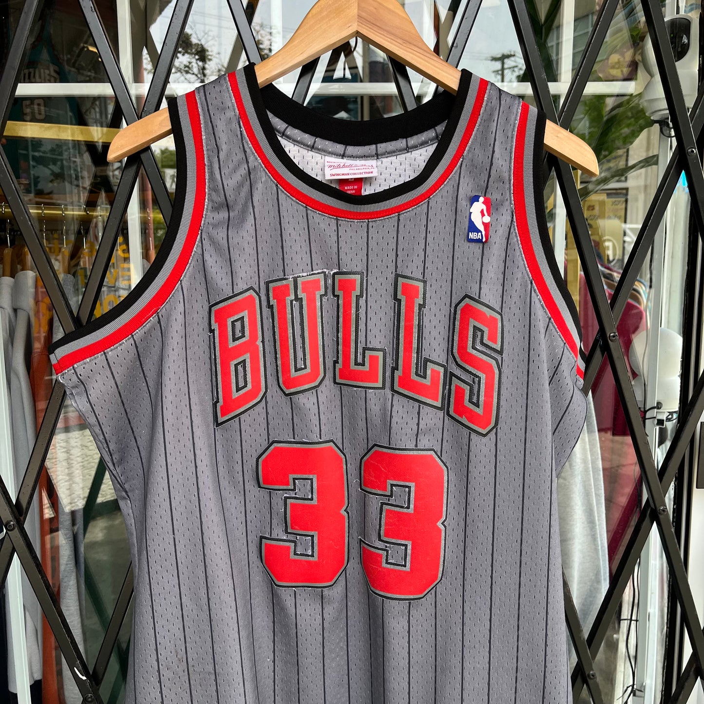 Mitchell & Ness Chicago Bulls Scottie Pippen Jersey - Size L