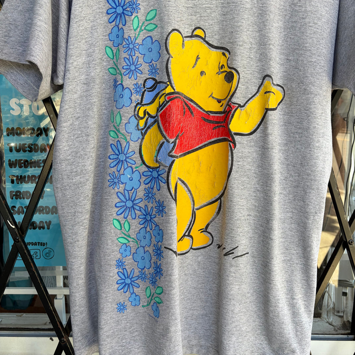 Vintage Disney Winnie the Pooh Sleeping Tee - Size OS