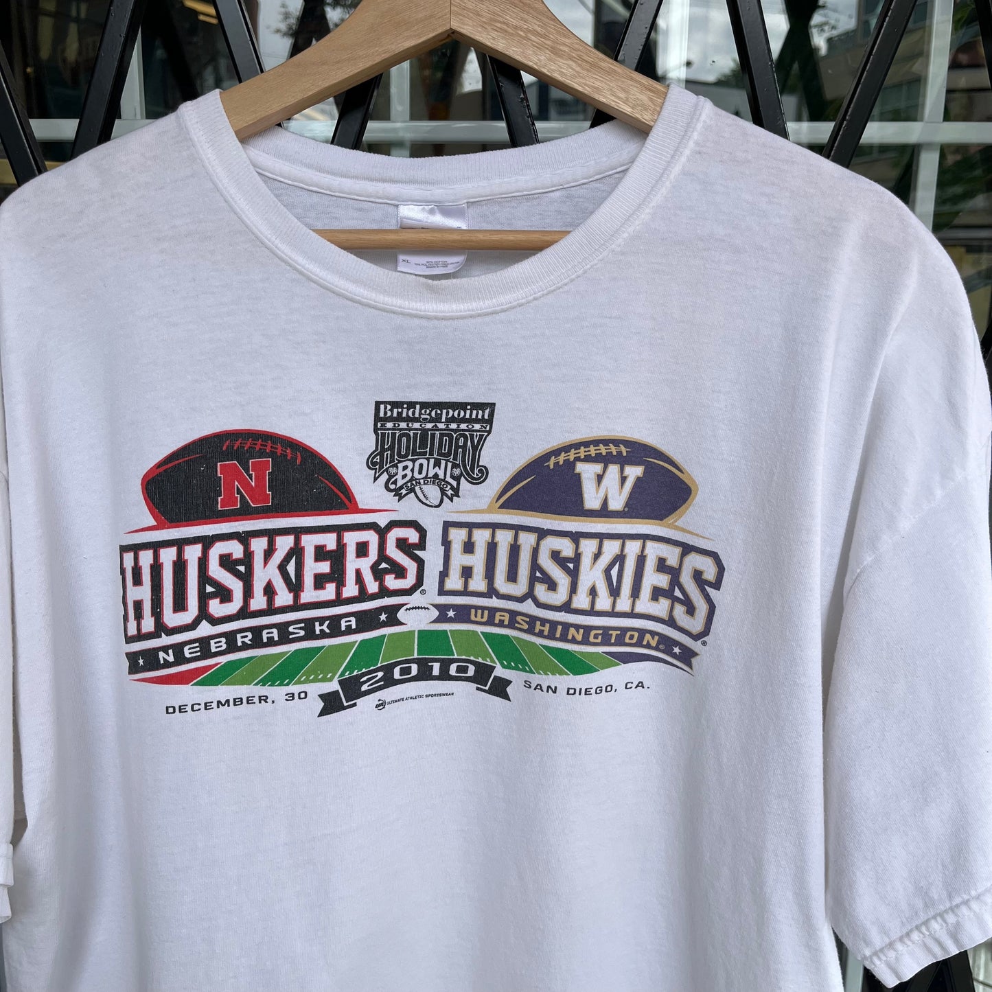 2010 Huskers vs Huskies Holiday Bowl Tee - Size XL