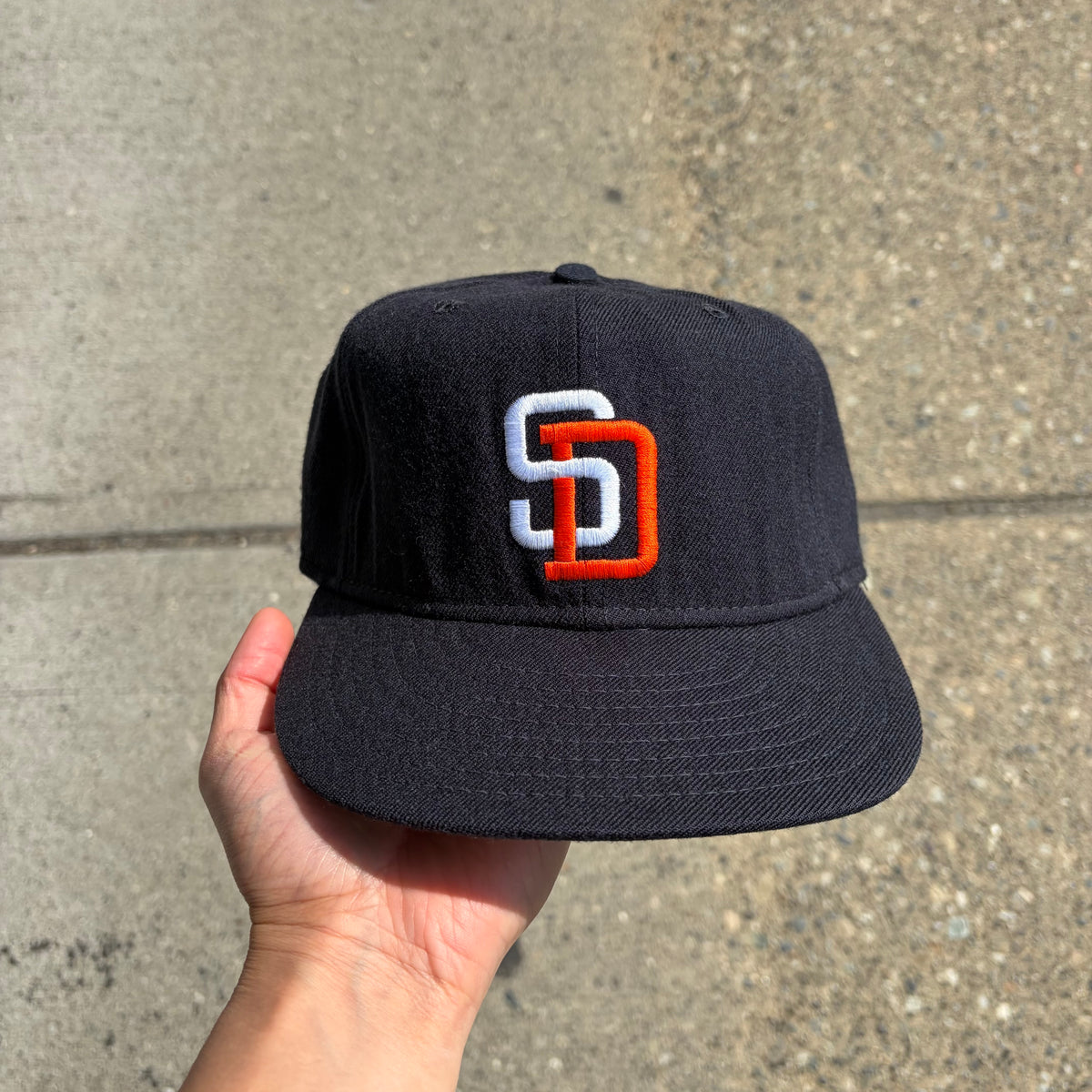 Vintage New Era SD Padres Fitted Hat - Size 6 7/8