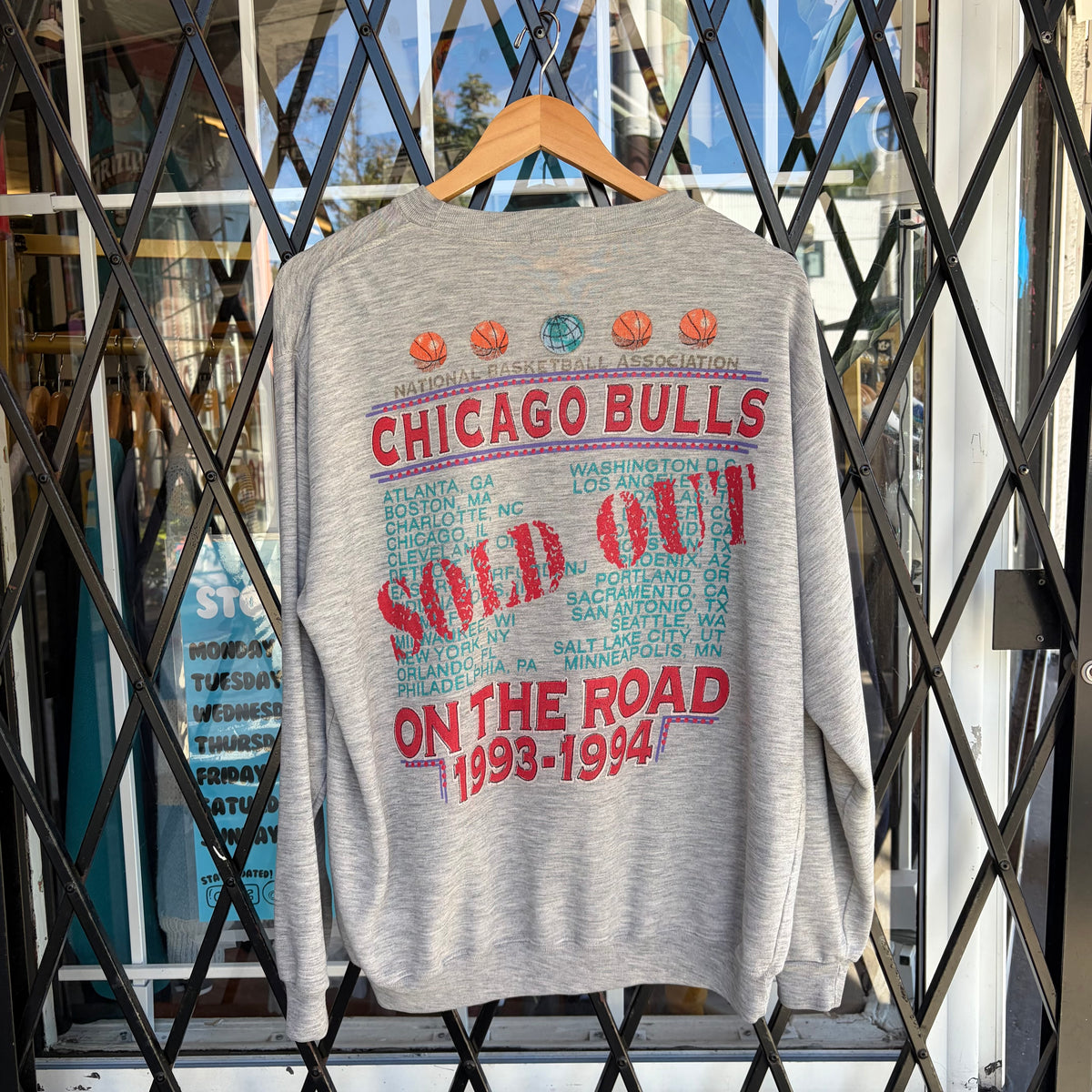 1993 NBA Jam Sessions Chicago Bulls Tour Crewneck - Size L