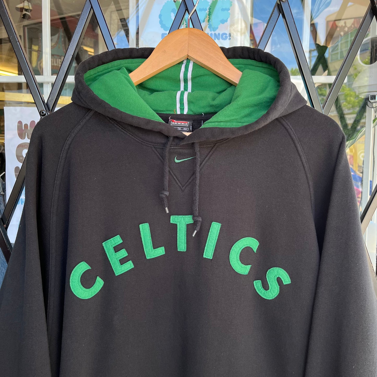 2000’s Nike Boston Celtics Hoodie - Size XL