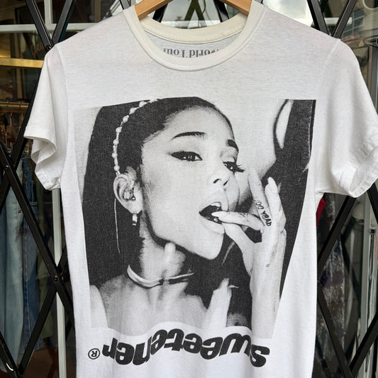 Ariana Grande Sweetener Tour Tee. - Size S