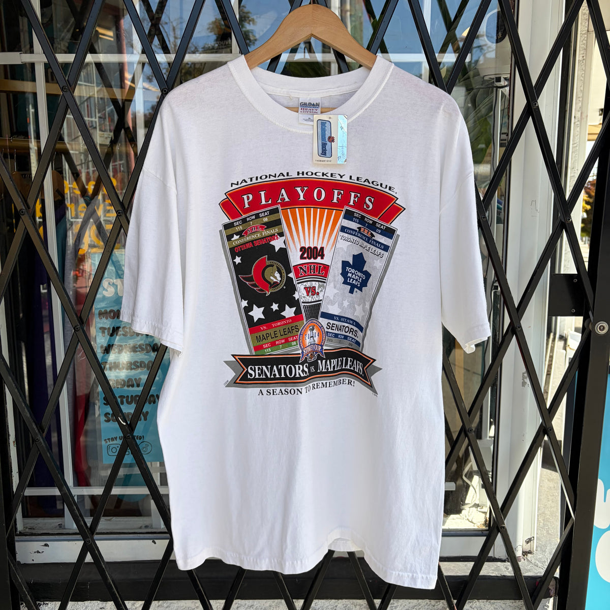 2004 NHL Playoff Tee - Size XL