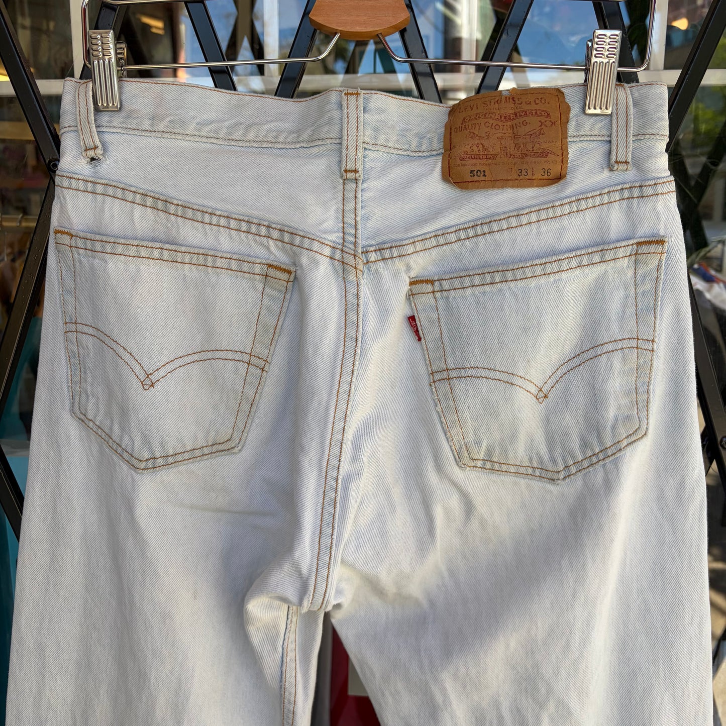 Vintage Levi’s 501 Light Wash Denim Pants - Size 33W x 36L