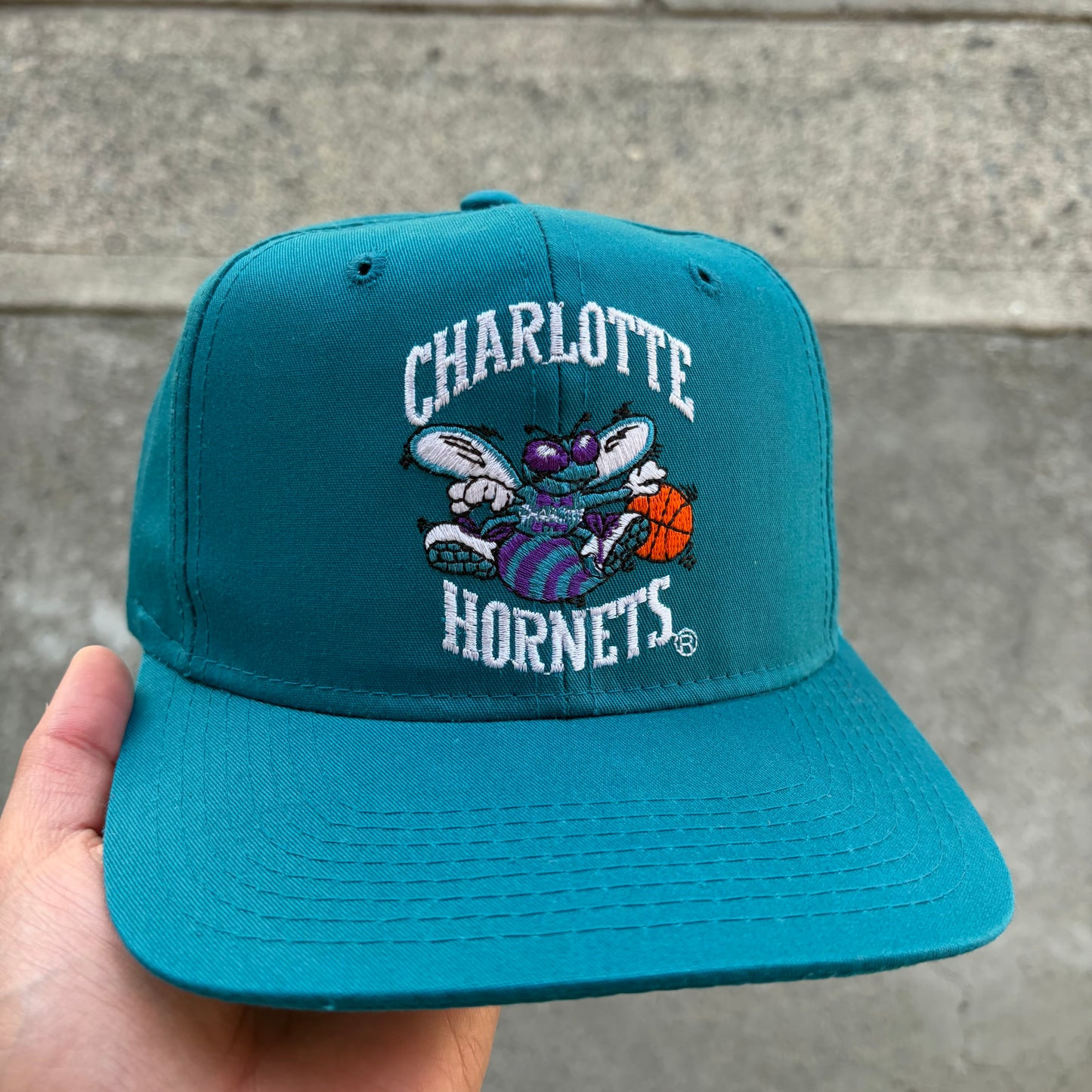 Vintage Starter Charlotte Hornets SnapBack