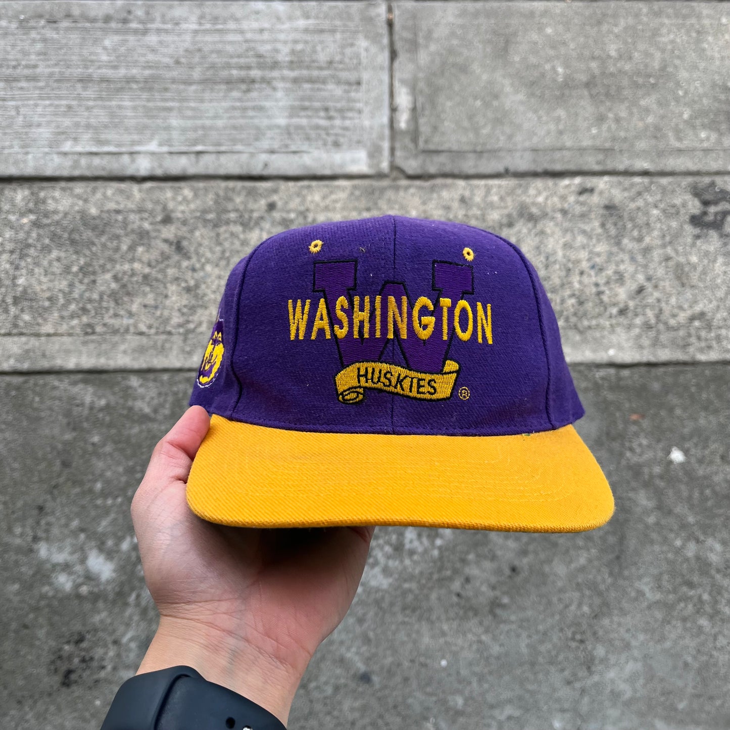 Vintage Washington Huskies Snapback