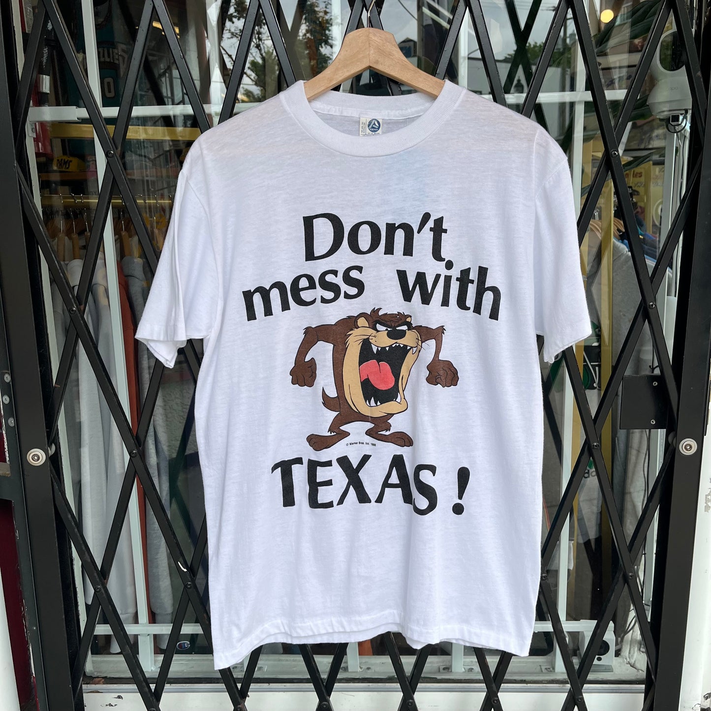 Vintage 1986 Tasmanian Devil Texas Tee - Size M