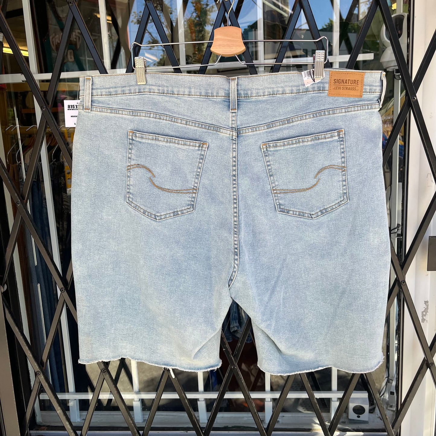 Deadstock Levi’s Denim Shorts - Size 24 Women’s