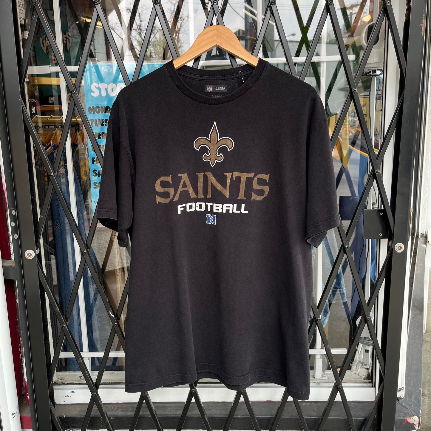 New Orleans Saints Football Tee - Size L