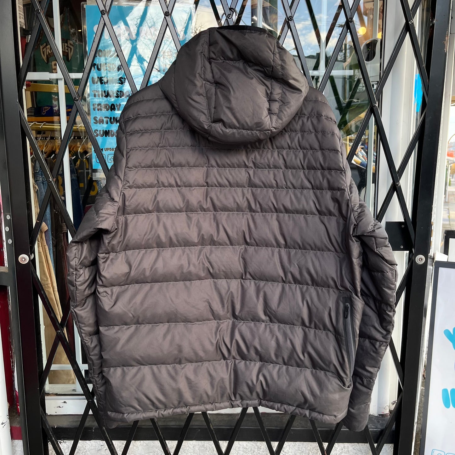 Oakley Light Puffer Jacket - Size XL