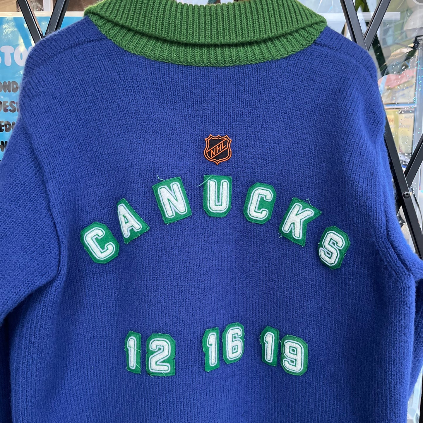 Custom Wool Vancouver Canucks Knitted Cardigan - Size L