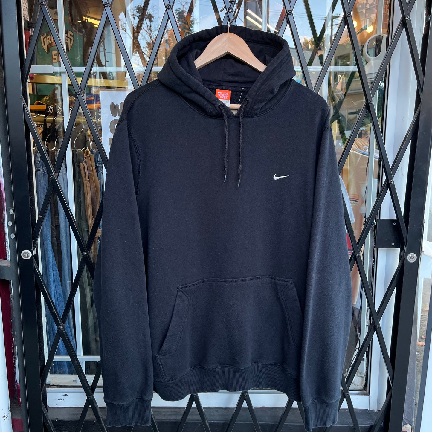 Nike Essential Hoodie - Size XL