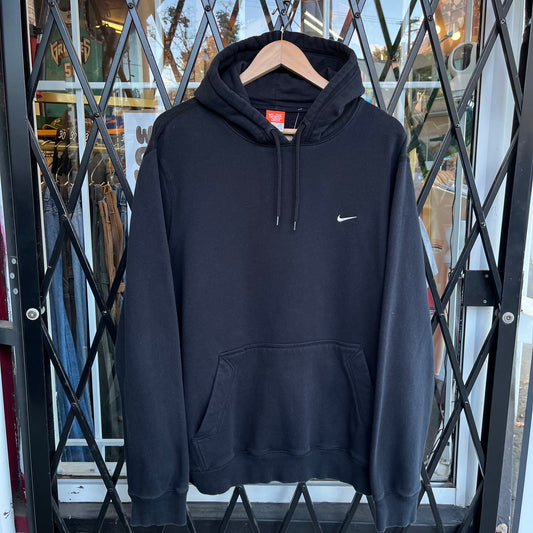 Nike Essential Hoodie - Size XL